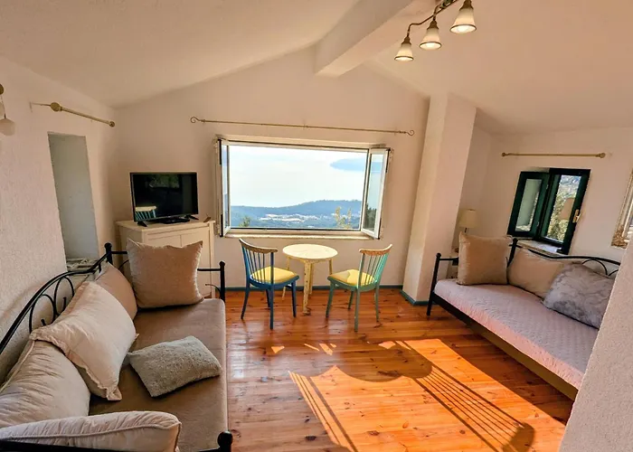 Holiday Home Dalmatinska Kuca